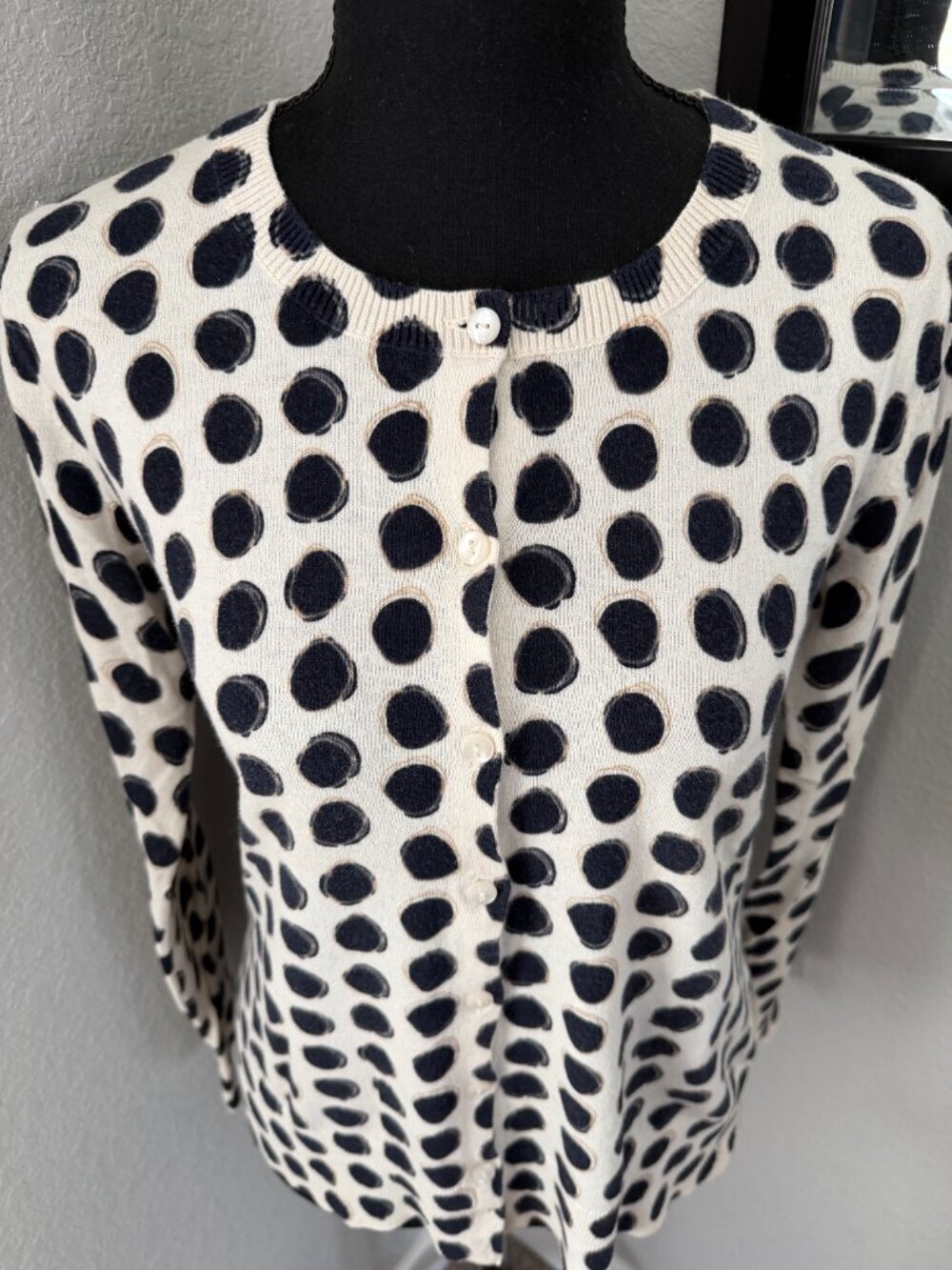 BANANA REPUBLIC Ivory Graphic Dots Button Cardigan Sweater Medium - Picture 8 of 15